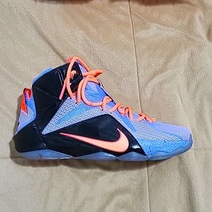 Nike Lebron XII Size 9m